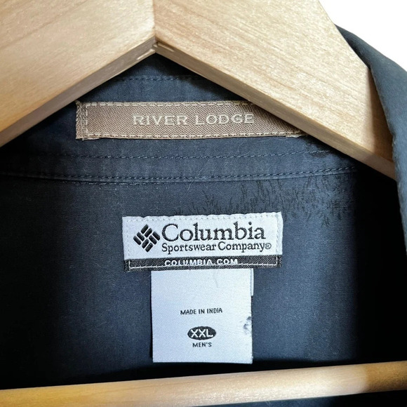 Columbia • Hunting Dog Print Long Sleeve Button Down Shirt - Picture 7 of 8